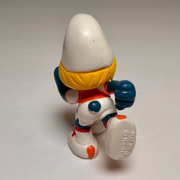 Vintage Soccer Smurfette Schleich 1989 Hong Kong Football Smurf PVC Figure - Picture 4 of 10